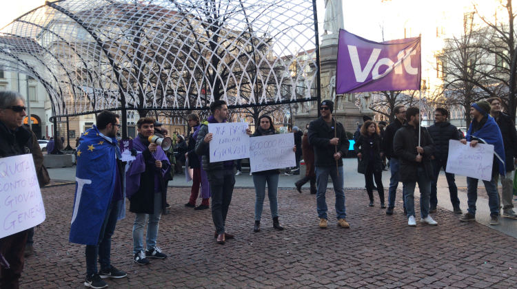 La sezione milanese di Volt scende in piazza