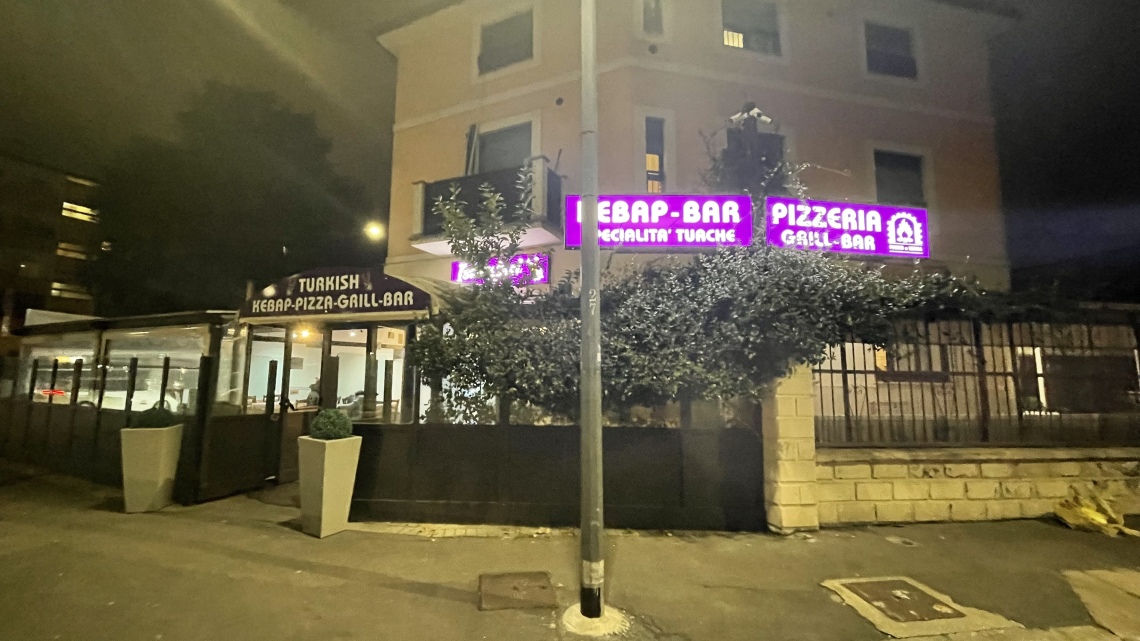 Il kebab di via delle Rose nel Giambellino
