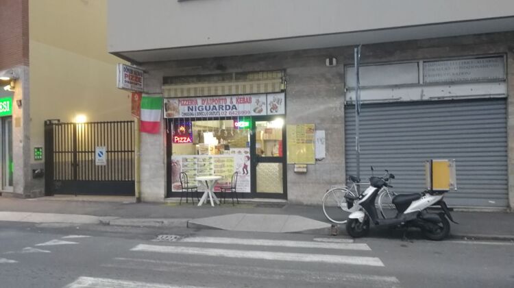 photo5855101530934458015