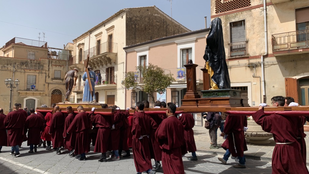 Processione del Venerdì Santo Mattina - Cristo con Ciurceddu e l'Addolorata,