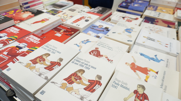 Una parte dei libri esposti dalla casa editrice 66thand2nd al Book Pride 2024. Foto: Serena Curci/Magzine