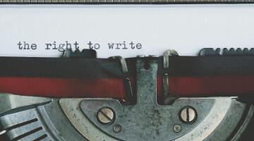 pexels-suzy-hazelwood-3604571