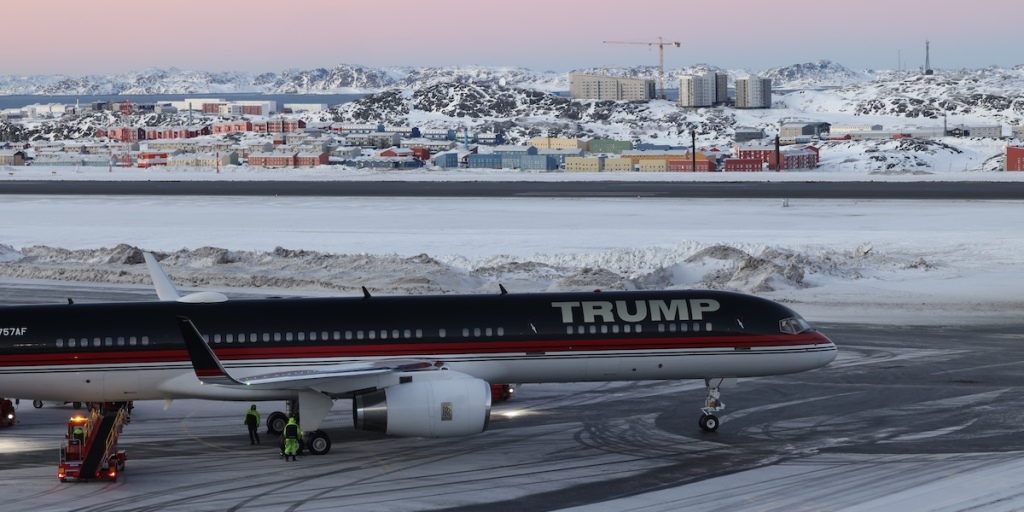 L'aereo di Donald Trump Junior, in visita in Groenlandia lo scorso 7 gennaio. (Emil Stach/Ritzau Scanpix via AP)