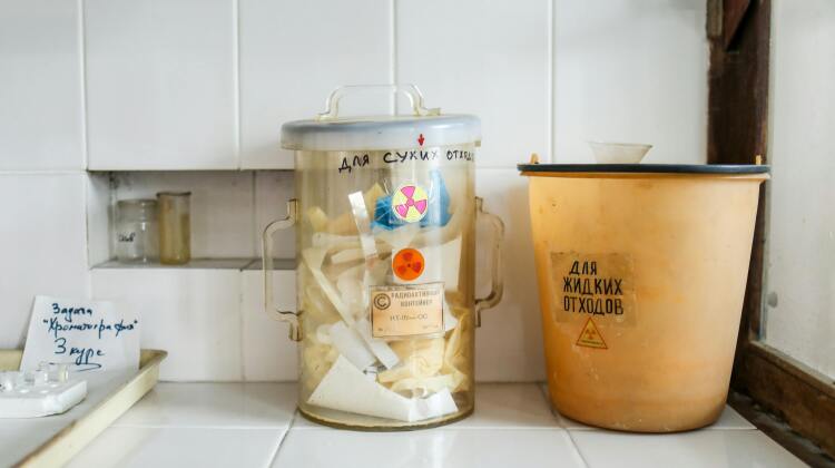 pexels-polina-tankilevitch-3735737