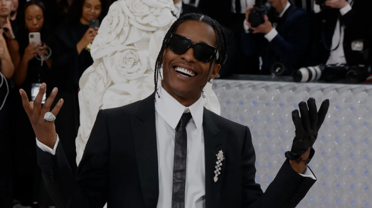 Foto di Vanity Fair. Nella foto il musicista Asap Rocky al Met Gala del 2023.